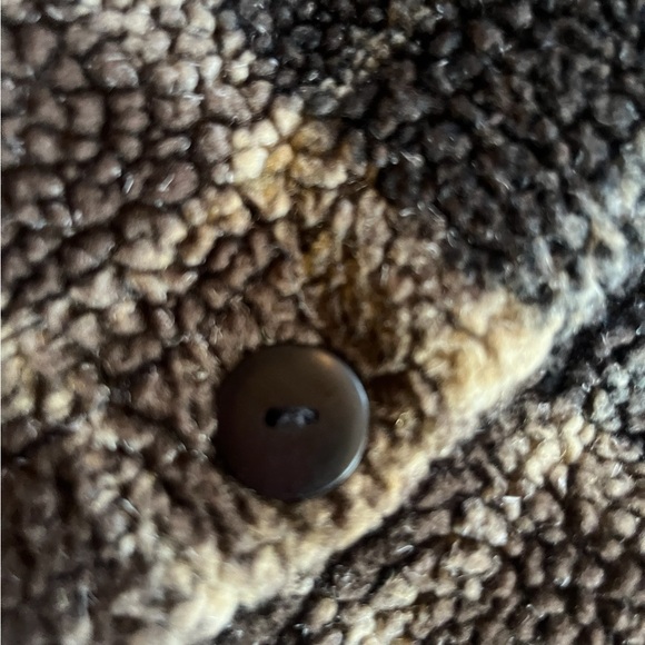 Cozy checked unisex button down fleece from the 90’s. - Picture 4 of 5